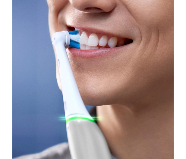 Oral-B Szczoteczka magnetyczna iO6 (szara) - 1069523 - zdjęcie 4